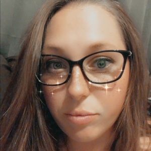 Meet your Posher, Becca